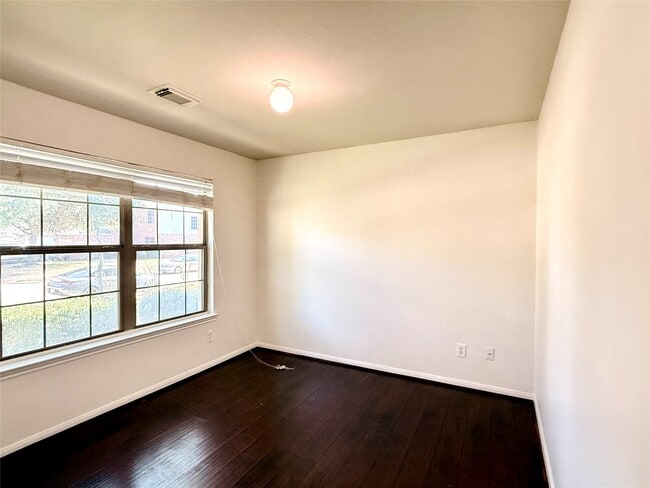 Building Photo - 16127 Cole Bridge Ln