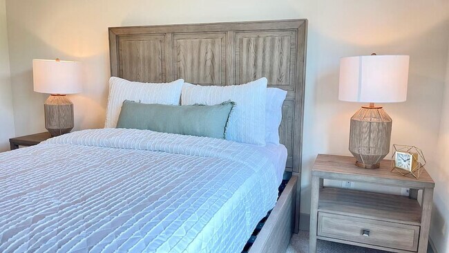 Building Photo - 7480 Carriage Hills Dr