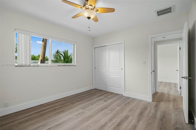 Building Photo - 251 SE 7th St