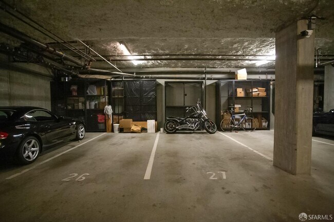 Building Photo - 650 Delancey St