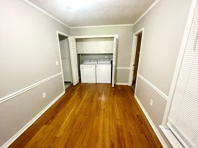 Building Photo - 4/2 for Rent in Brandon 047!! MOVE IN READY!