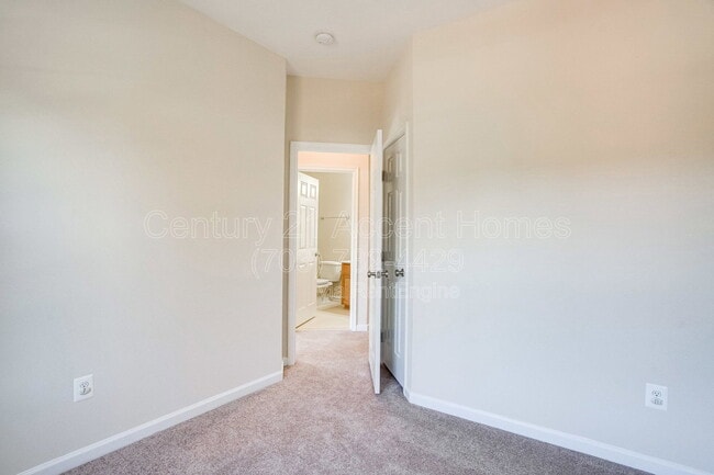 Building Photo - 23515 Forest Haven Way