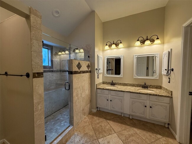 Building Photo - 4614 Russett Pl S