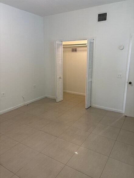 Building Photo - 360 NW 58th Ave