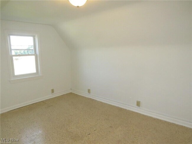 Building Photo - 6424 N Ridge Rd