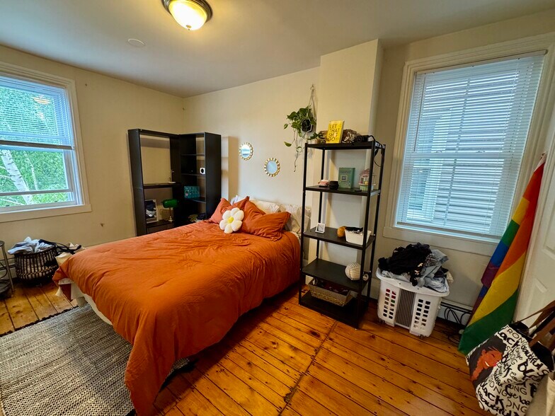 Building Photo - 417 Atwells Ave