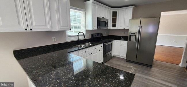 Building Photo - 3145 Elmmede Rd