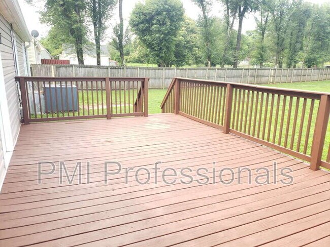 Building Photo - 218 Beechwood Cir