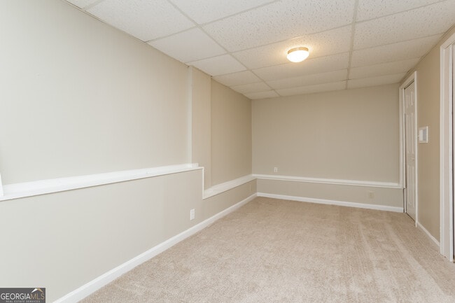 Building Photo - 219 Hampton Dr