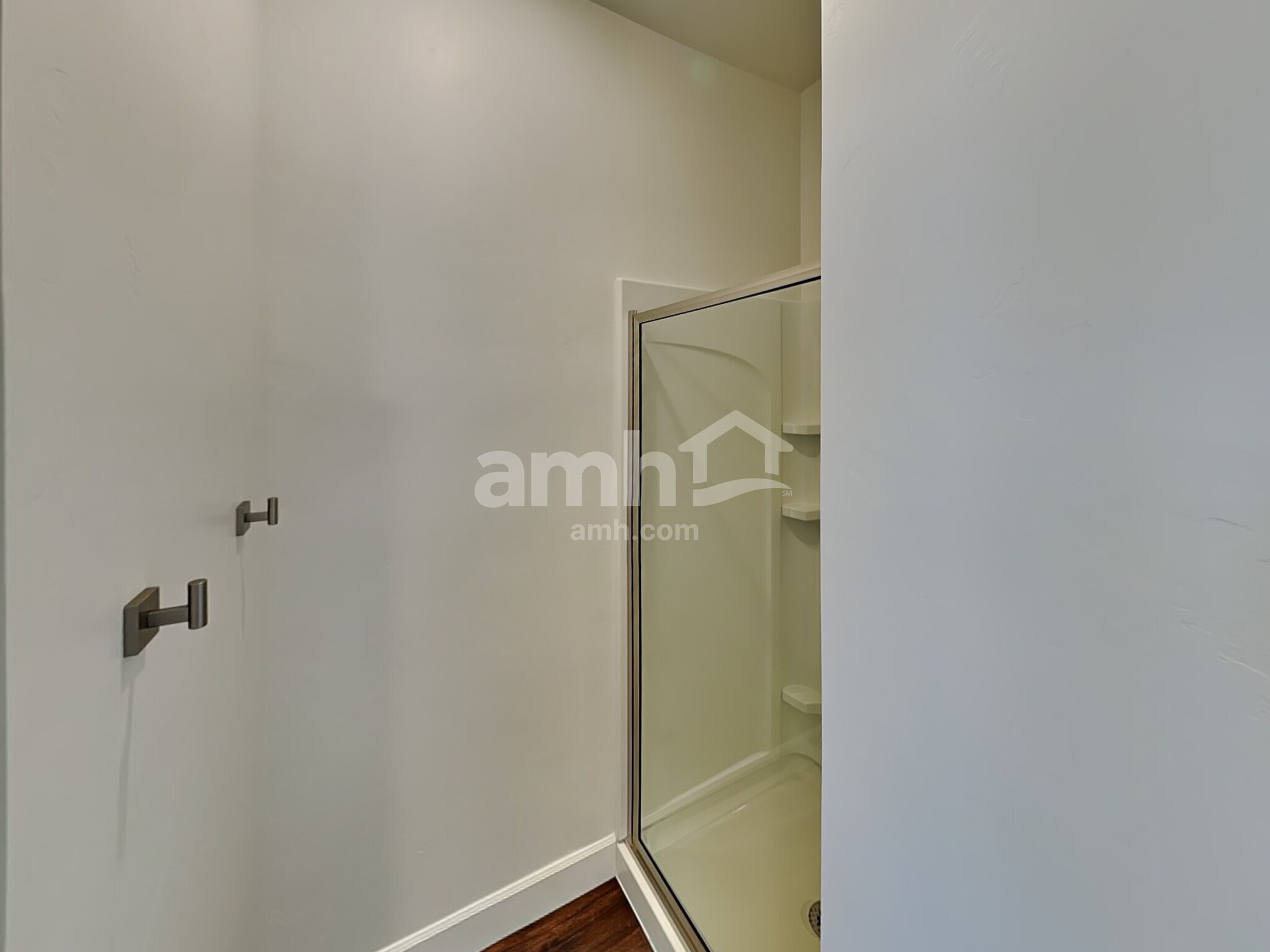 Building Photo - 11022 S Trocadero Ave