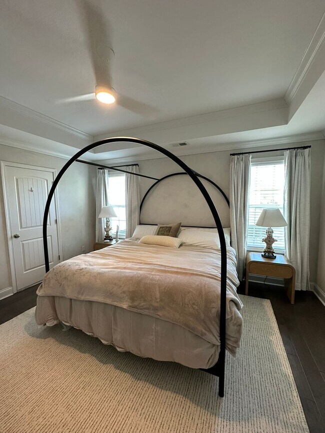 Building Photo - Partially Furnished Lakefront Retreat in Sunset Bay – Stunning Views & Resort-Style Amenities
