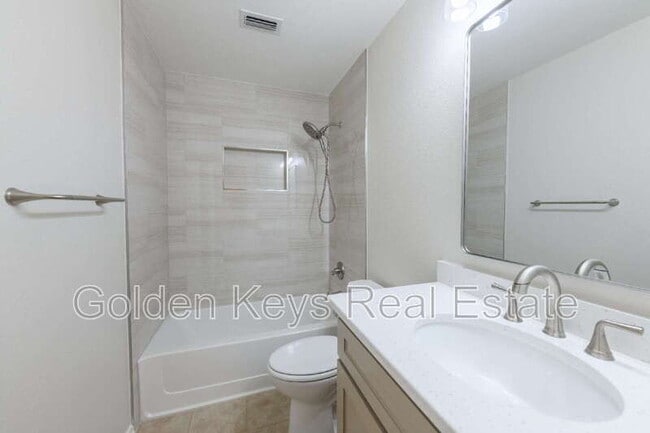 Building Photo - 672 S Heights Dr