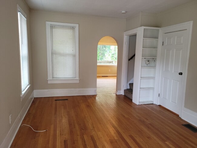 Building Photo - 705 Pearl St