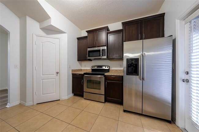 Building Photo - 1704 Buckeye Falls Way