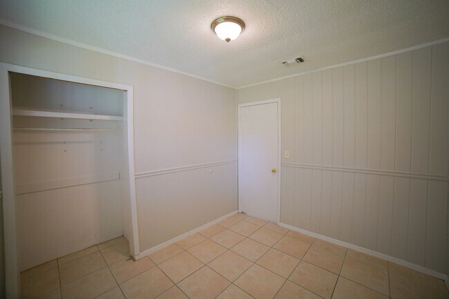 Building Photo - 3424 Orlando Dr