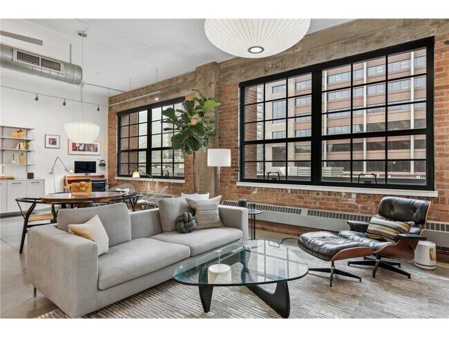 Building Photo - 250 Park Ave