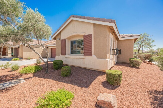 Building Photo - Beautiful 3 Bedroom Home In the Southwest
