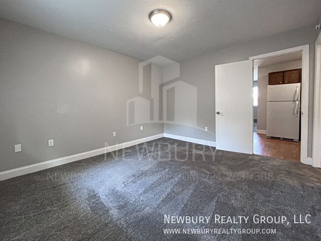 Building Photo - 26 Sunbury Estates
