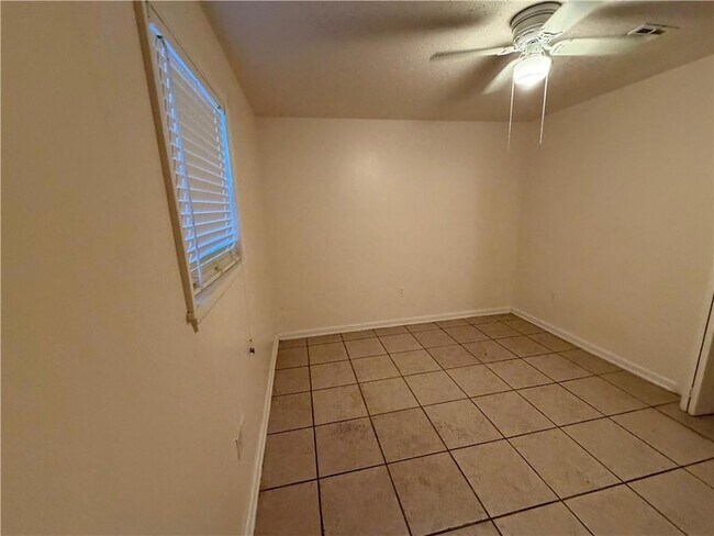 Building Photo - 3708 Shangri-La Dr