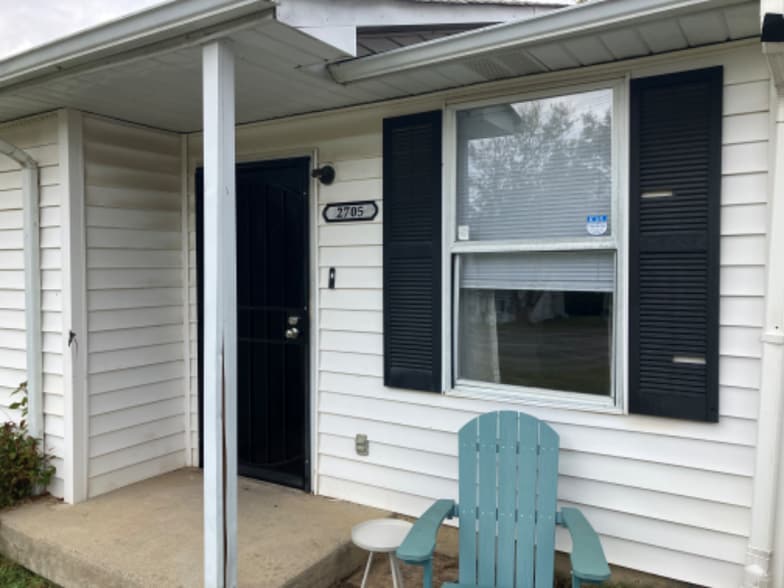 Building Photo - 2835 Vista Ln