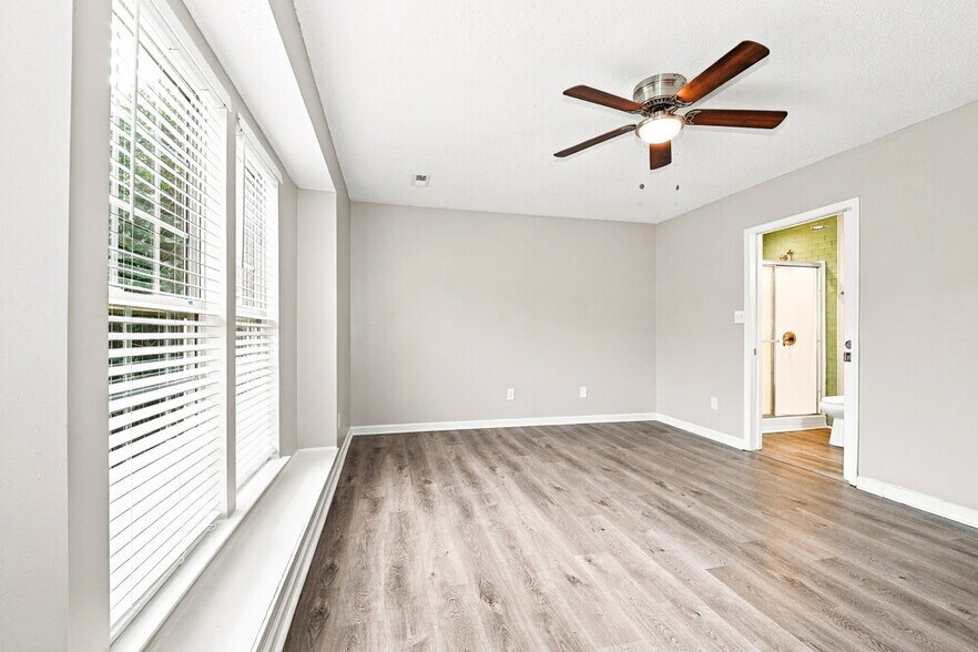 Building Photo - 9912 Peppermint Ln