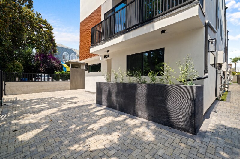 Building Photo - 1844 Stoner Ave