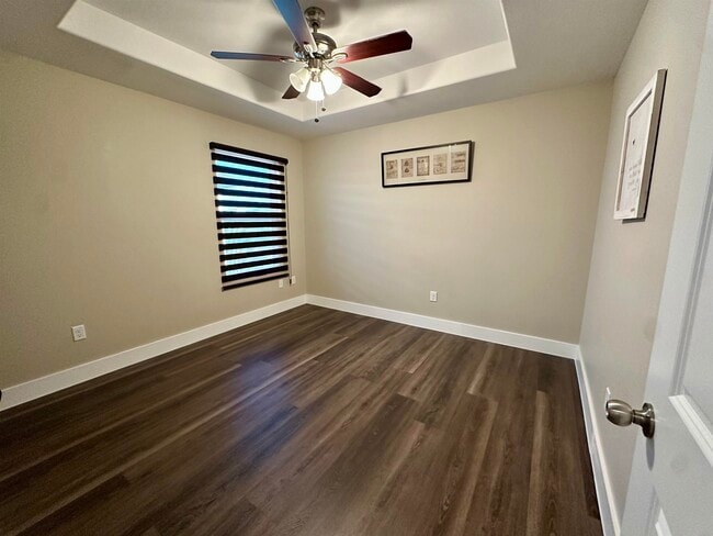 Building Photo - 7938 Elka Lp
