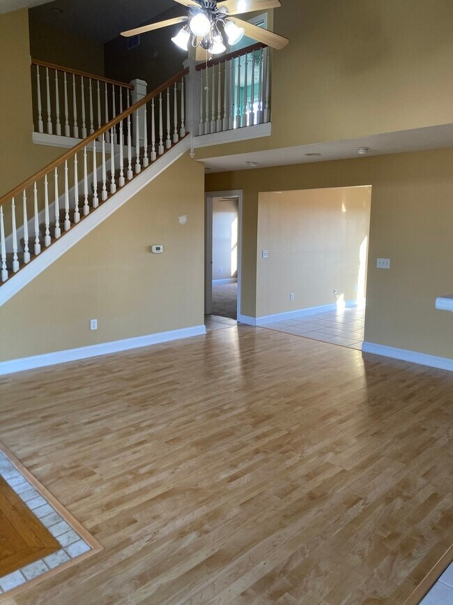 Building Photo - 1835 Marina Dr