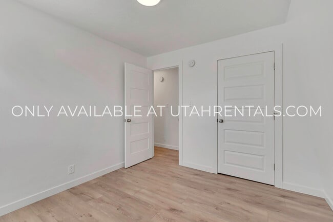 Building Photo - 680 N 400 W