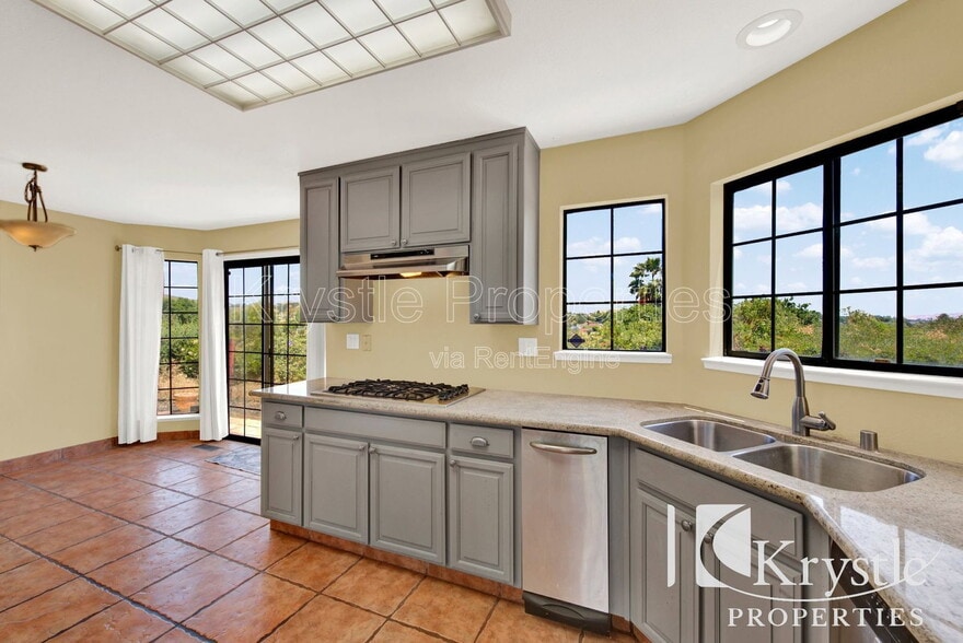 Building Photo - 152 Chesapeake Dr