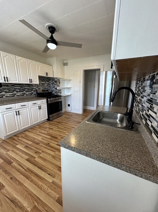 Building Photo - 83 High Park Ave