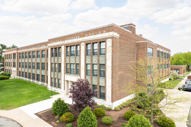 Primary Photo - East High Apartments