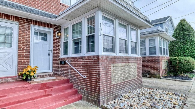 Building Photo - 103 N Harvard Ave