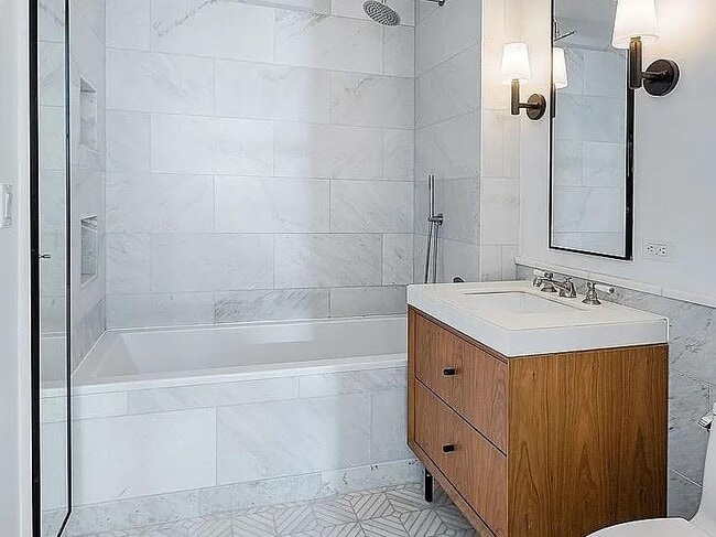 Building Photo - 300 W 122nd St