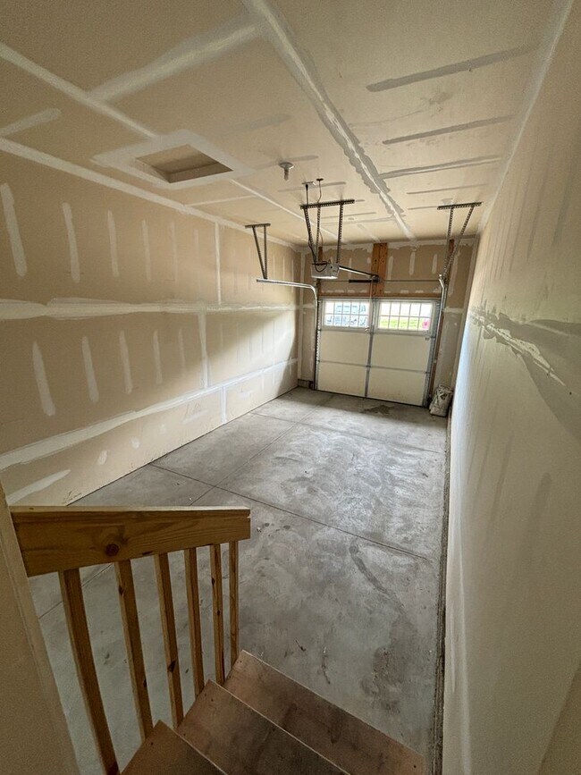 Building Photo - 3 bedroom 3.5 bathroom for Rent!