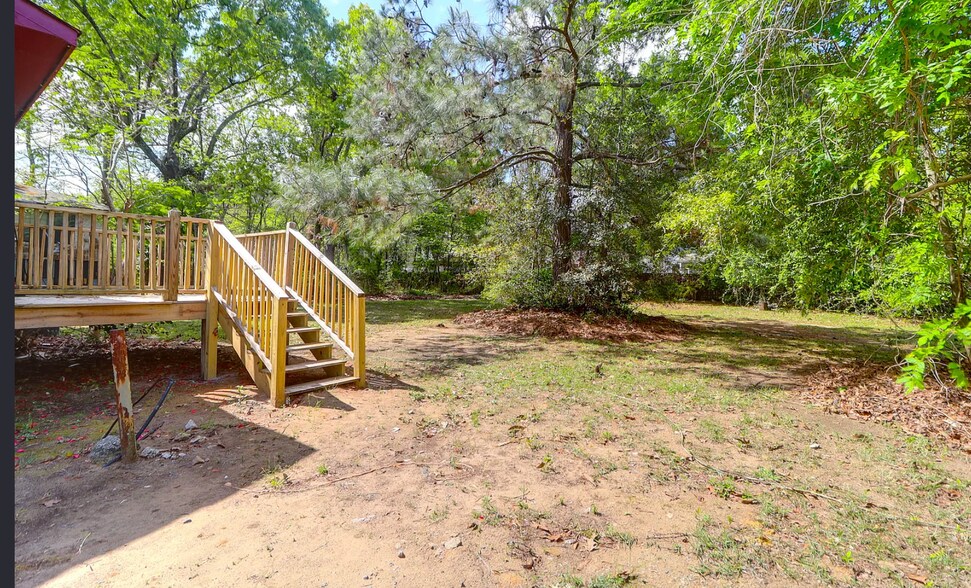 Building Photo - 1203 Happyland Blvd