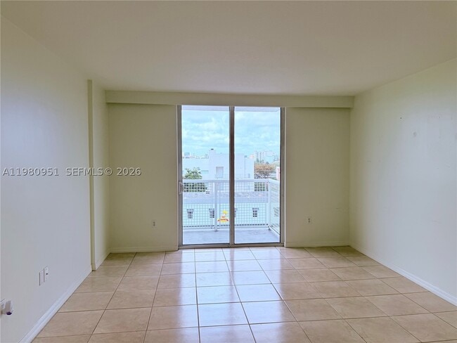 Building Photo - 900 SW 8th St