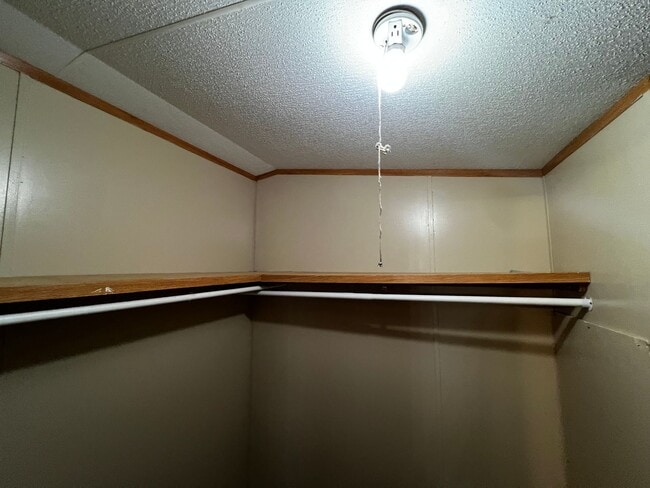 Building Photo - 3 Bedroom-2Bath located near CAFB