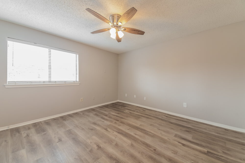Building Photo - 402 Dawn Dr