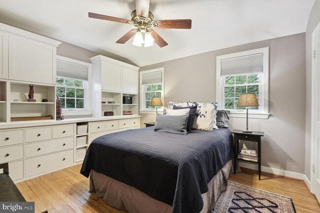 Building Photo - 900 N Livingston St