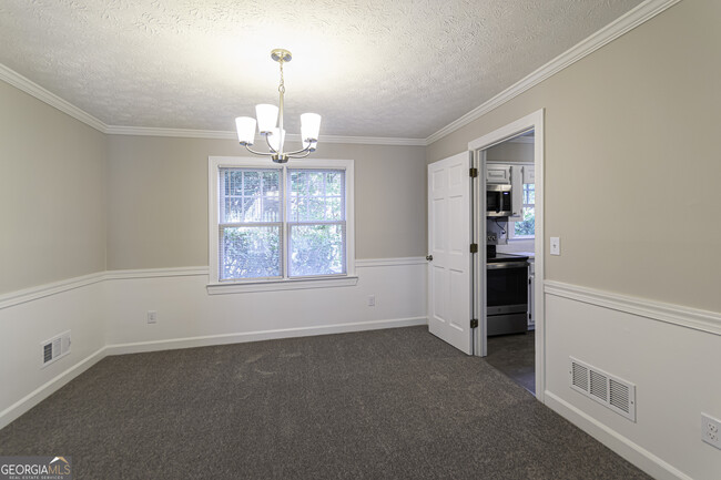 Building Photo - 3165 Henderson Walk
