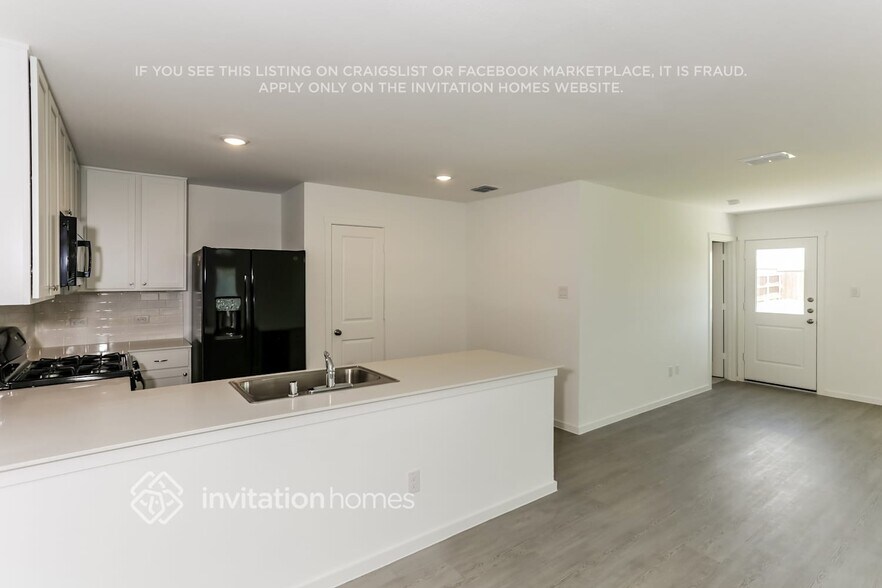 Building Photo - 922 Carrick Dr