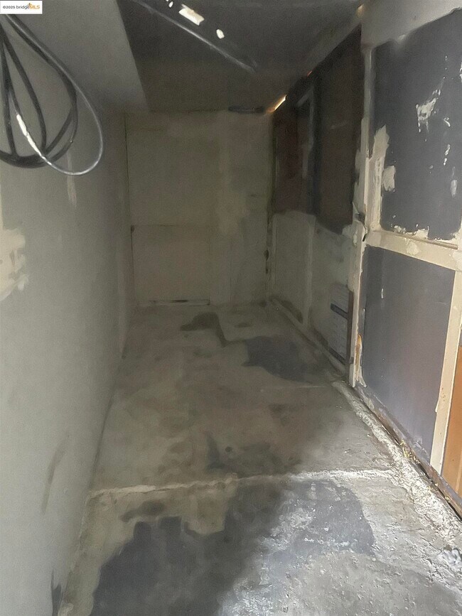 Building Photo - 3525 Bissell Ave