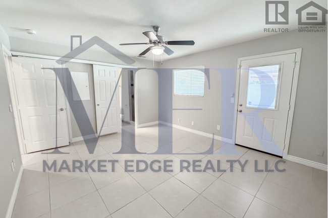 Building Photo - 5Bed/5Bath House at University Dr/Priest Dr! Move-In Ready on 05/07/2026! - 4 CAR CARPORT! NO HOA!