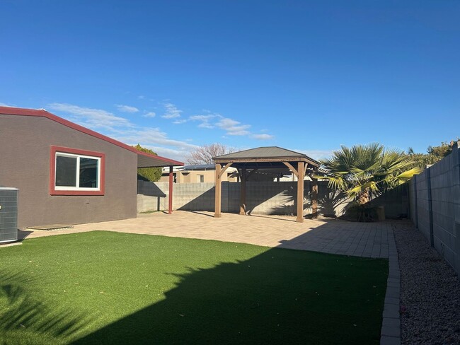 Building Photo - Long term 3 bedroom home in sun lakes