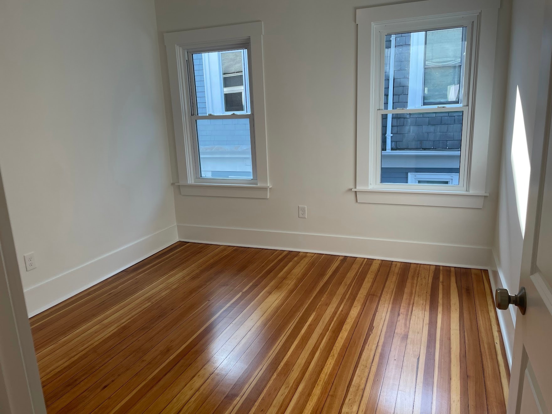Building Photo - 85 Larch St