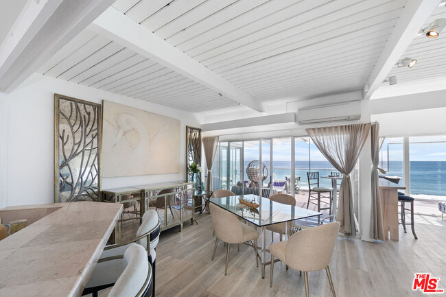 Building Photo - 27060 Malibu Cove Colony Dr