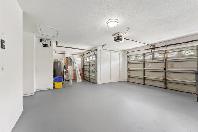 Building Photo - 12348 Clearfalls Dr