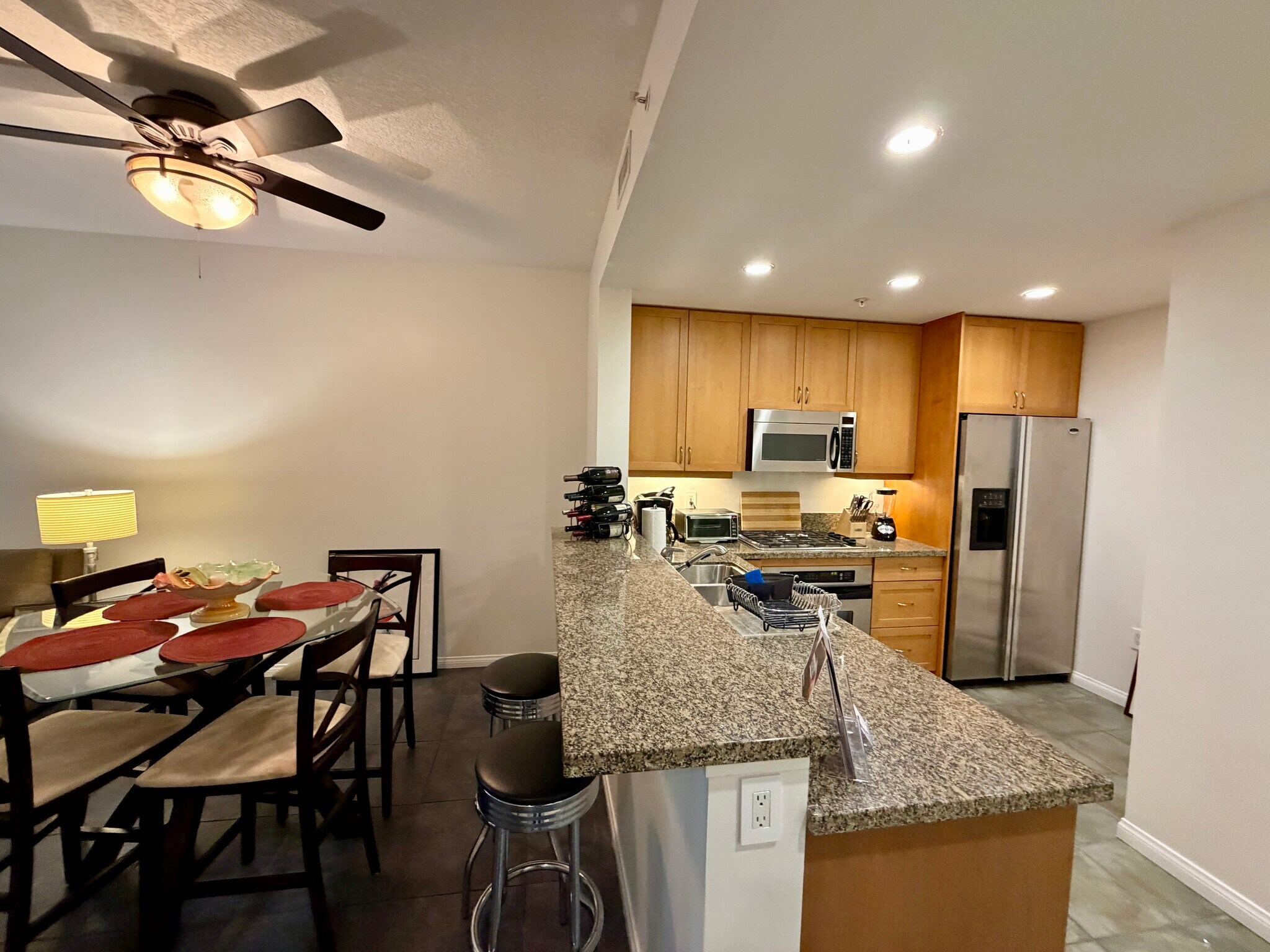 Building Photo - 850 Beech St