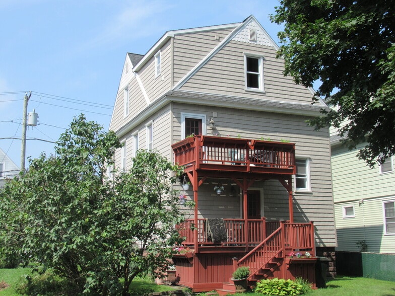 Building Photo - 112 Bennett St